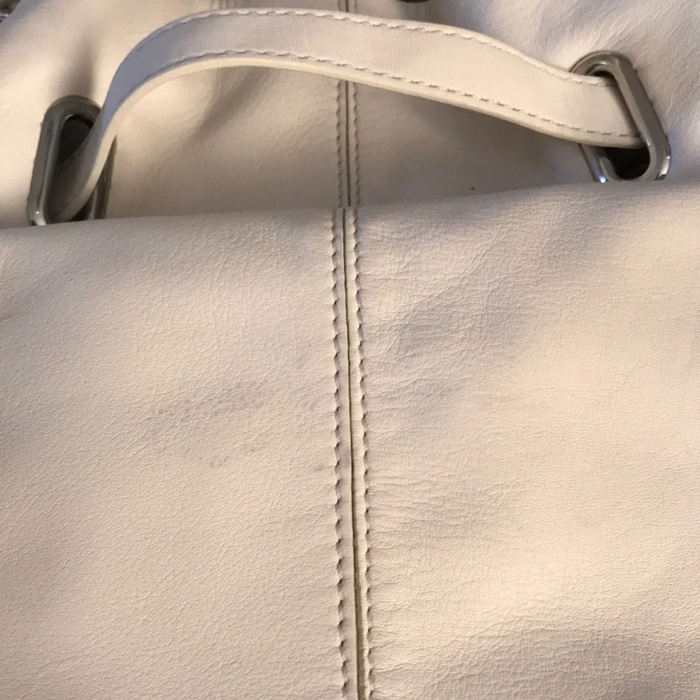 𝅺Cole Haan white ultra soft leather bucket handbag silver hardware